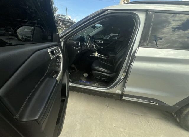 
								Salvaged Cars 2020 Ford Explorer full									