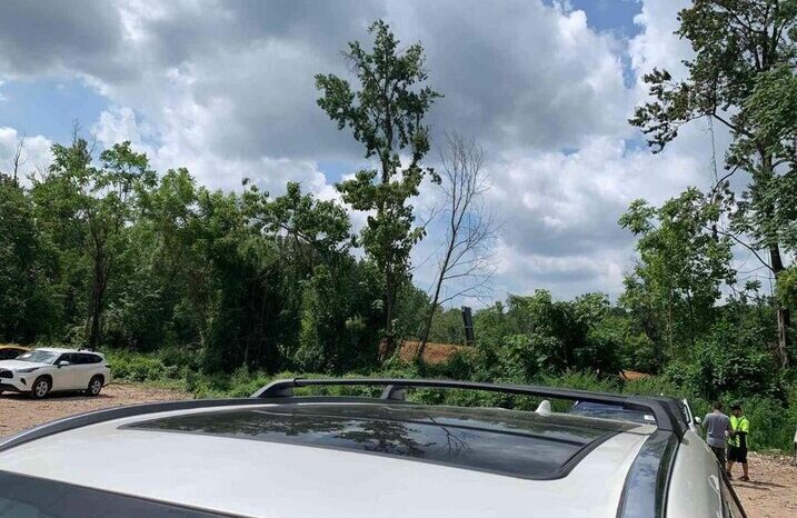 
								Salvaged Cars 2020 Toyota Highlander full									