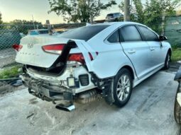 
										Salvaged Cars 2019 Hyundai Sonata full									