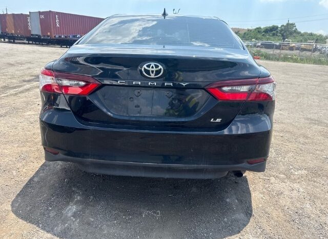
								Salvaged Cars 2022 Toyota Camry full									