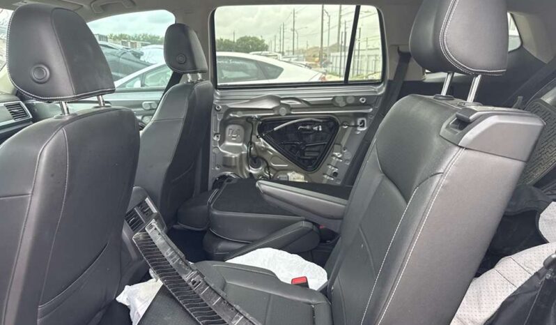 
								Salvaged Cars 2023 Volkswagen Atlas Cross Sport full									