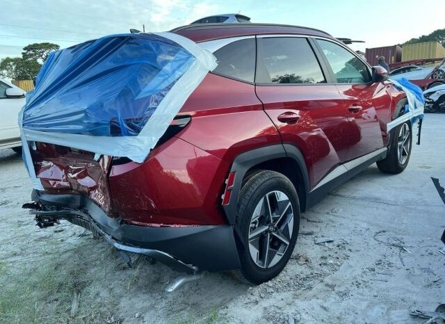 
								Salvaged Cars 2025 Hyundai Tucson full									