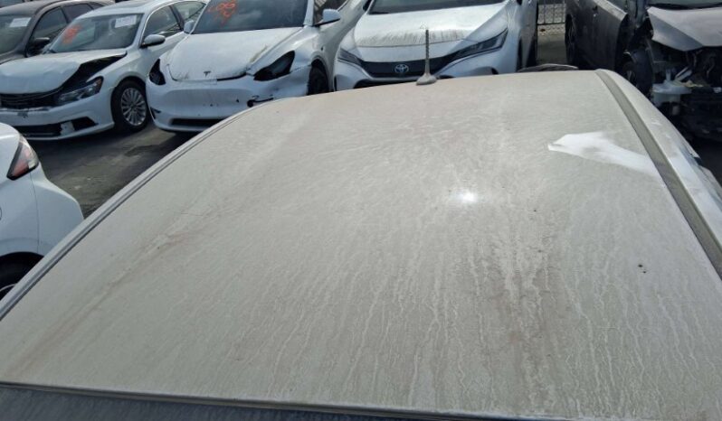
								Salvaged Cars 2011 Toyota Prius full									