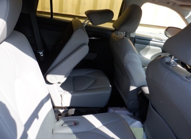 
								Salvaged Cars 2020 Toyota Highlander full									