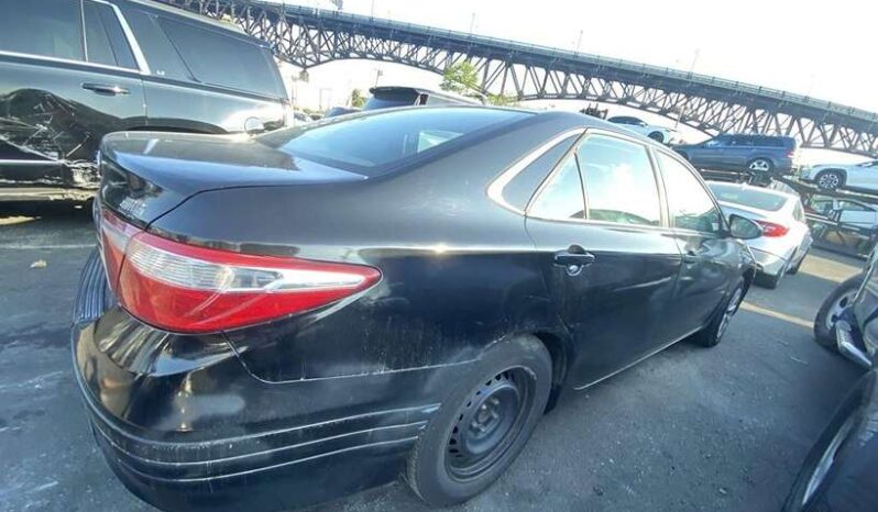 
								Salvaged Cars 2015 Toyota Camry full									