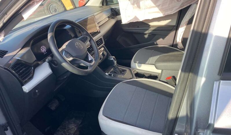 
								Salvaged Cars 2025 Volkswagen Taos full									