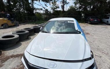 Salvaged Cars 2024 Hyundai Elantra