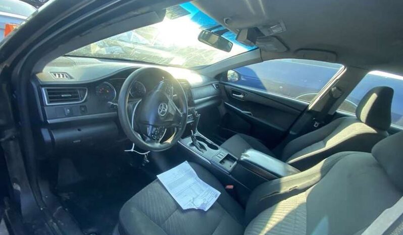 
								Salvaged Cars 2015 Toyota Camry full									