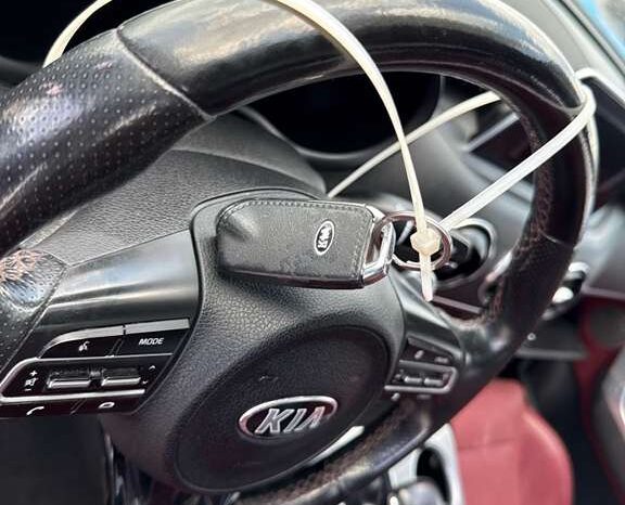 
								Salvaged Cars 2018 Kia Stinger full									