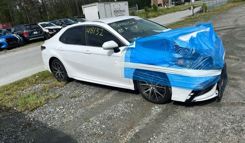 
								Salvaged Cars 2021 Toyota Camry full									