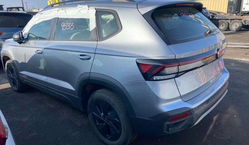 
								Salvaged Cars 2025 Volkswagen Taos full									