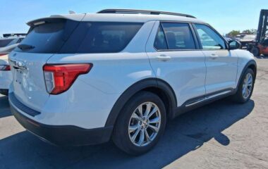 Salvaged Cars 2021 Ford Explorer