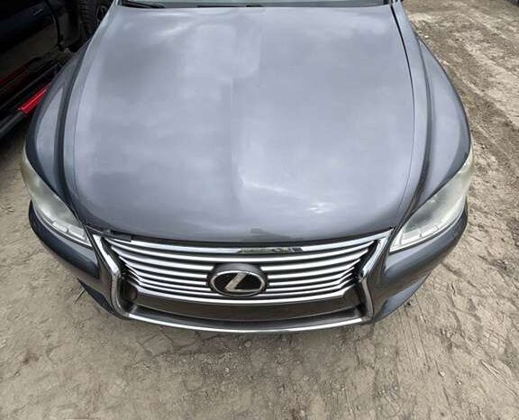 
								Salvaged Cars 2013 Lexus LS full									