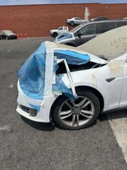 
										Salvaged Cars 2013 Tesla Model S full									