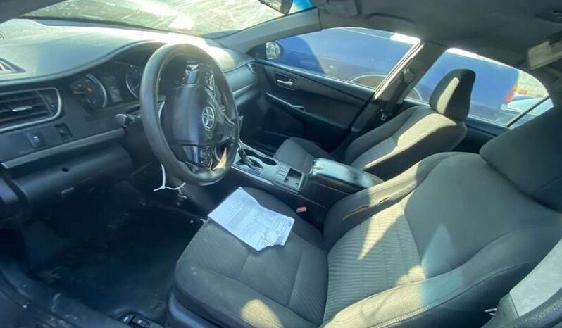 
								Salvaged Cars 2015 Toyota Camry full									