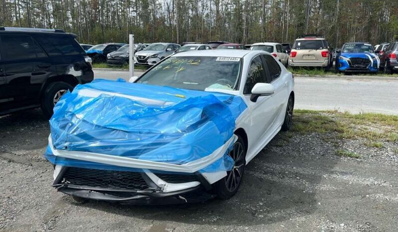 
								Salvaged Cars 2021 Toyota Camry full									