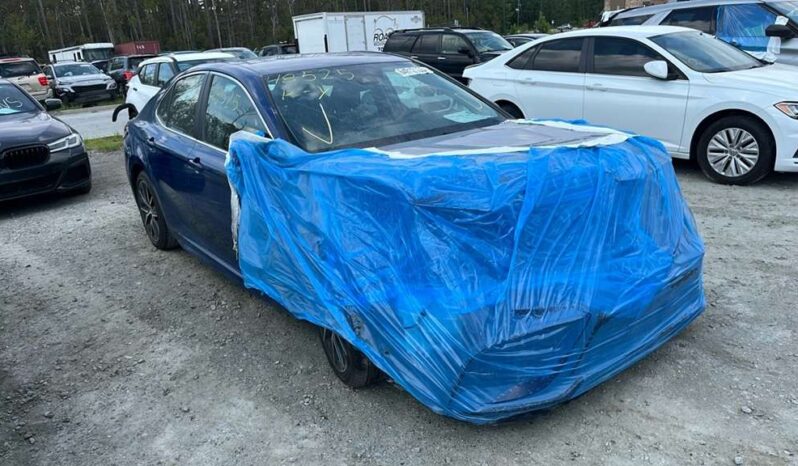 
								Salvaged Cars 2024 Toyota Camry full									