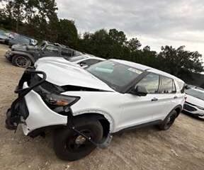 Salvaged Cars 2023 Ford Explorer