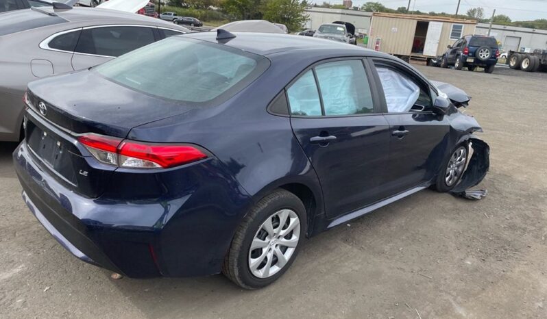 
								Salvaged Cars 2021 Toyota Corolla full									