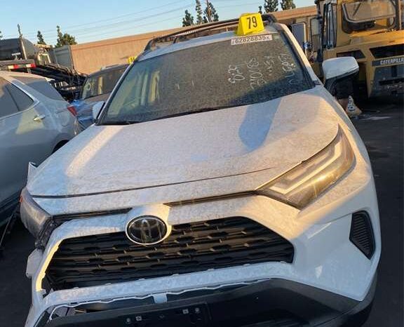 
								Salvaged Cars 2025 Toyota RAV4 full									