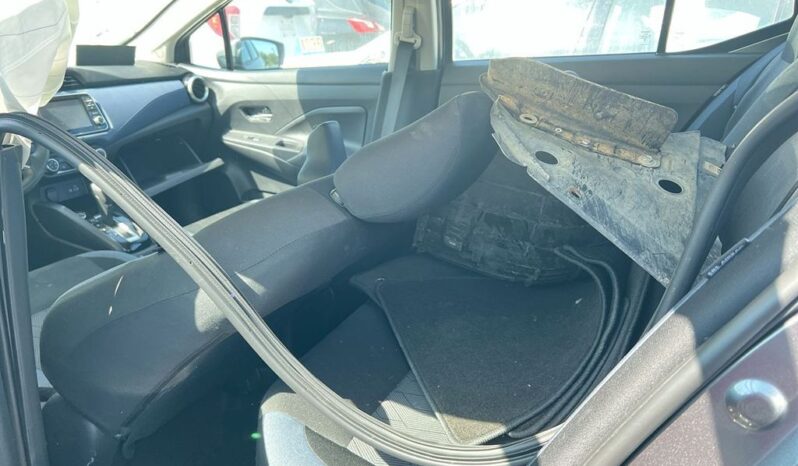 
								Salvaged Cars 2024 Nissan Versa full									