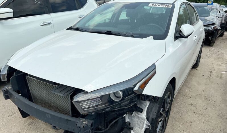 
								Salvaged Cars 2022 Kia Forte full									