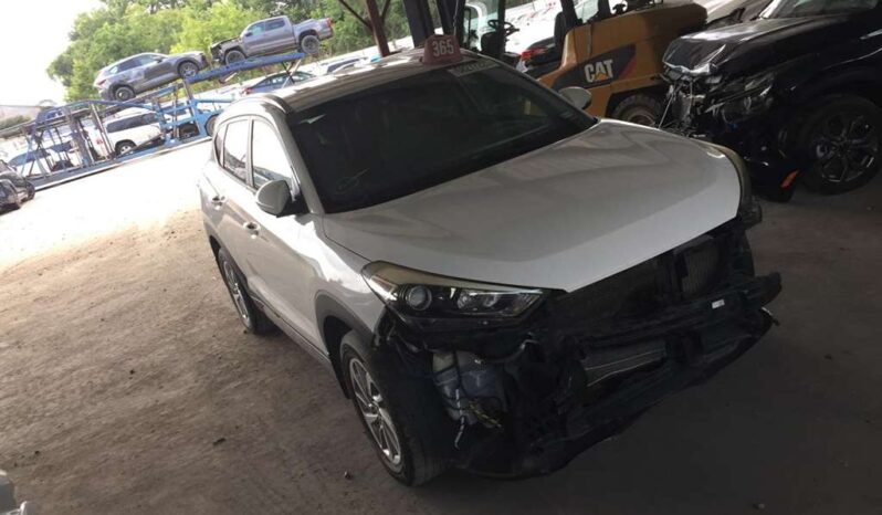 
								Salvaged Cars 2016 Hyundai Tucson full									