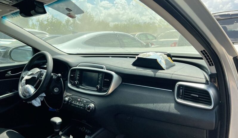 
								Salvaged Cars 2020 Kia Sorento full									