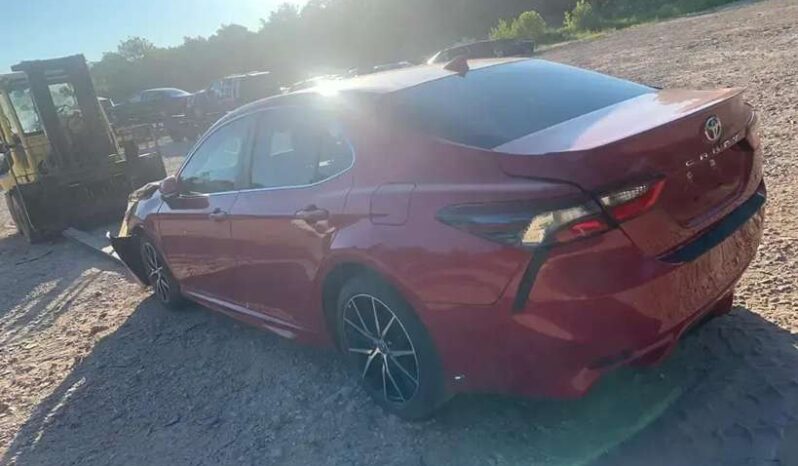 
								Salvaged Cars 2021 Toyota Camry full									