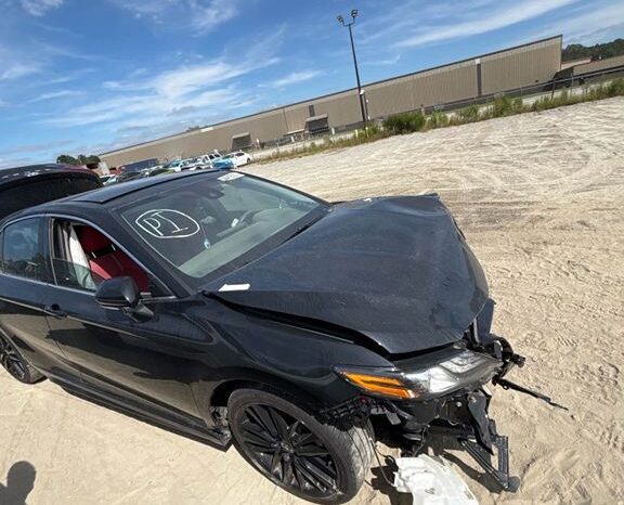 
								Salvaged Cars Toyota Camry full									