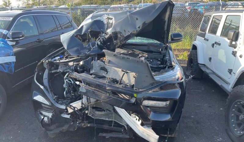 
								Salvaged Cars 2022 Ford Explorer full									