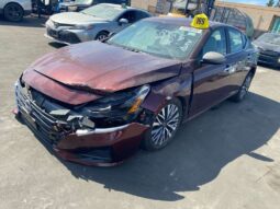 Salvaged Cars 2025 Nissan Altima