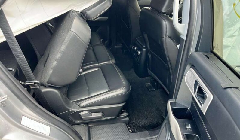 
								Salvaged Cars Ford Explorer full									