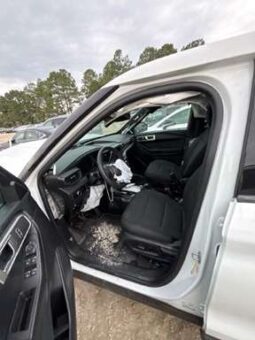 
										Salvaged Cars 2023 Ford Explorer full									