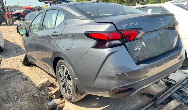 
								Salvaged Cars 2024 Nissan Versa full									