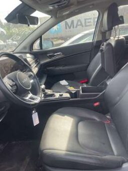 
										Salvaged Cars 2023 Kia Sportage full									