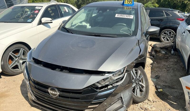 
								Salvaged Cars 2024 Nissan Versa full									
