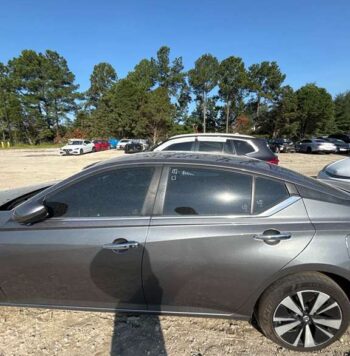 Salvaged Cars 2022 Nissan...