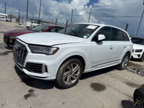 Salvaged Cars 2023 Audi Q7Audi