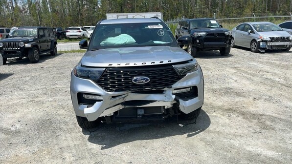 Salvaged Cars 2023 Ford ExplorerFord