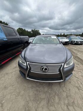 Salvaged Cars 2013 Lexus LSLexus