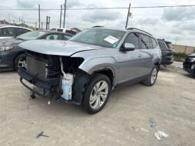 Salvaged Cars 2023 Volkswagen Atlas Cross SportVolkswagen
