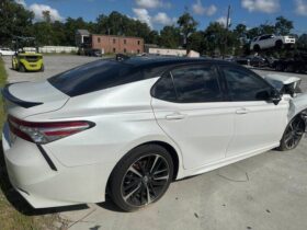 Salvaged Cars 2020 Toyota CamryToyota