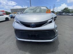 Salvaged Cars 2021 Toyota SiennaToyota