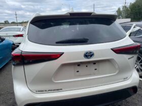 Salvaged Cars 2020 Toyota HighlanderToyota