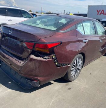 Salvaged Cars 2025 Nissan...