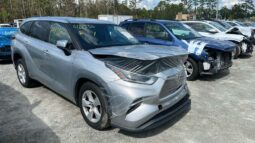 Salvaged Cars 2021 Toyota HighlanderToyota