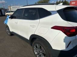 Salvaged Cars 2022 Kia SeltosKia