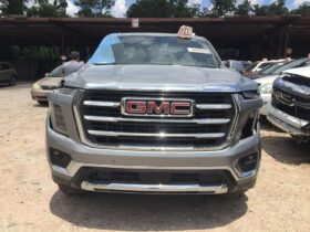 Salvaged Cars 2025 GMC YukonGMC