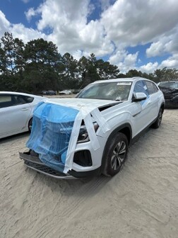 Salvaged Cars 2025 Volkswagen Atlas Cross SportVolkswagen